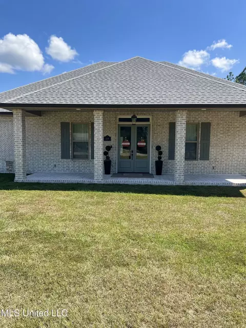 17376 C J Dellie Rd, Saucier, MS 39574