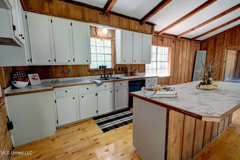 Kitchen - 761 Thaggard Rd, Carthage, MS 39051 photo 1 of 2
