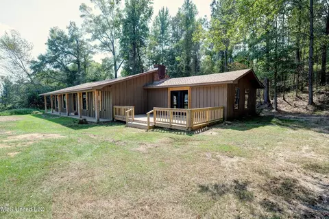 Exterior - 761 Thaggard Rd, Carthage, MS 39051 photo 4 of 6