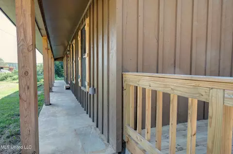 Exterior - 761 Thaggard Rd, Carthage, MS 39051 photo 5 of 6