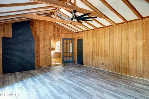Living - 761 Thaggard Rd, Carthage, MS 39051 photo 1 of 3