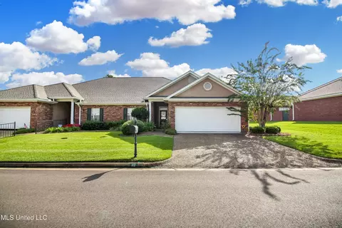 Exterior - 117 Springtree Dr, Brandon, MS 39042 photo 2 of 9