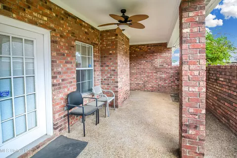 Exterior - 117 Springtree Dr, Brandon, MS 39042 photo 9 of 9