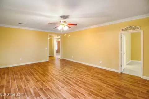 Living - 117 Springtree Dr, Brandon, MS 39042 photo 5 of 5