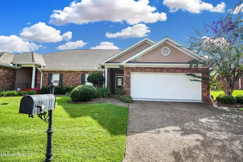 Exterior - 117 Springtree Dr, Brandon, MS 39042 photo 4 of 9