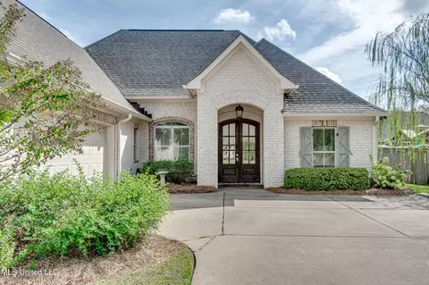 261 Bellamy Ct, Flowood, MS 39232