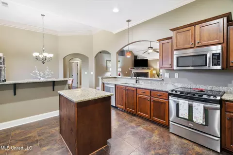 Kitchen - 2806 Black Rock Rd, Nesbit, MS 38651 photo 2 of 2
