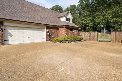 Exterior - 2806 Black Rock Rd, Nesbit, MS 38651 photo 4 of 8
