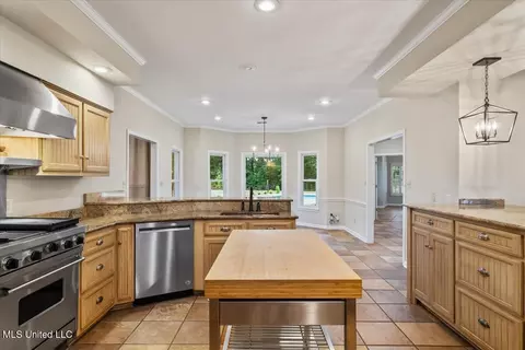 Kitchen - 791 Hickory Ridge Dr, Hernando, MS 38632 photo 4 of 4