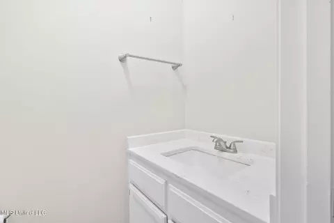 Bath - 791 Hickory Ridge Dr, Hernando, MS 38632 photo 5 of 8