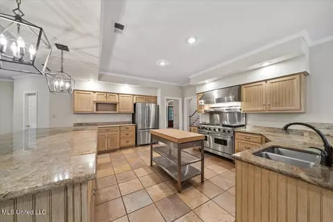 Kitchen - 791 Hickory Ridge Dr, Hernando, MS 38632 photo 2 of 4