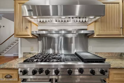 Kitchen - 791 Hickory Ridge Dr, Hernando, MS 38632 photo 3 of 4