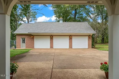 Exterior - 791 Hickory Ridge Dr, Hernando, MS 38632 photo 4 of 14