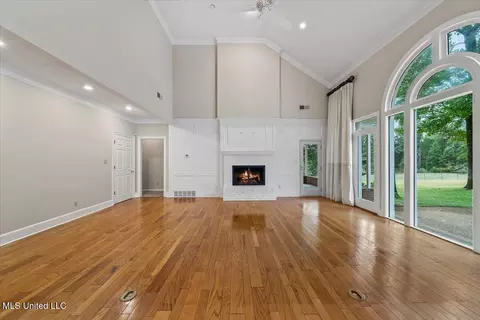 Living - 791 Hickory Ridge Dr, Hernando, MS 38632 photo 1 of 2