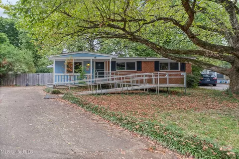 1821 Tad Cv, Southaven, MS 38671