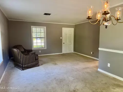 Living - 159 Liberty Rd, Natchez, MS 39120 photo 5 of 6