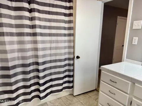Bath - 159 Liberty Rd, Natchez, MS 39120 photo 3 of 5