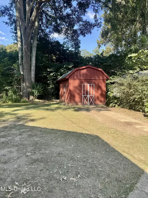 Exterior - 159 Liberty Rd, Natchez, MS 39120 photo 2 of 5