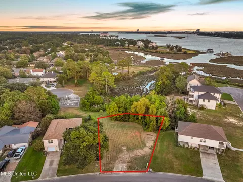 1931 Bayside Dr, Biloxi, MS 39532