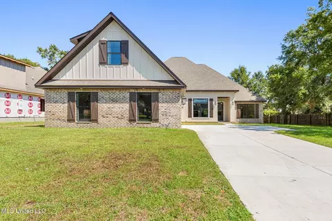 138 Destiny Oaks Dr, Long Beach, MS 39560