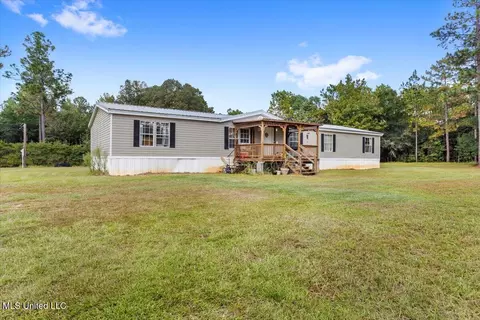 158 Emmanuel Dr, Lucedale, MS 39452