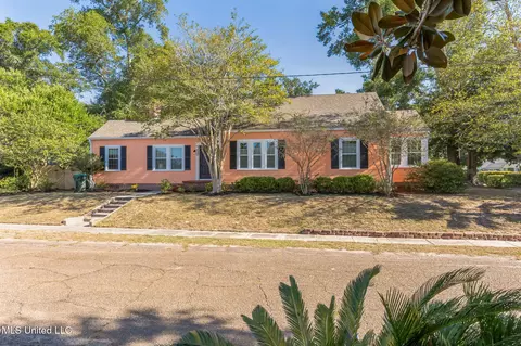 1108 Oak Pl, Gulfport, MS 39501