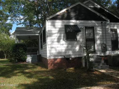 Exterior - 305 Conti St, Jackson, MS 39206 photo 4 of 7
