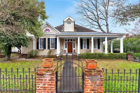26 Homochitto St, Natchez, MS 39120