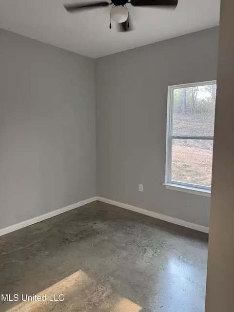 549 S Ridge Rd, Sarah, MS 38665 photo 4