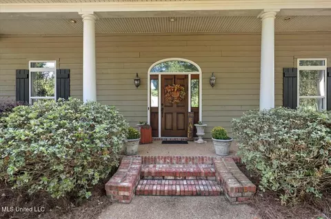 112 Rowan Oak Pl, Terry, MS 39170 photo 4