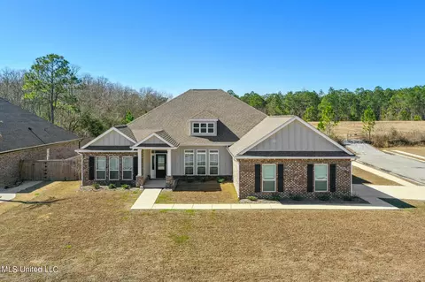 13419 Durham Ln, Biloxi, MS 39532
