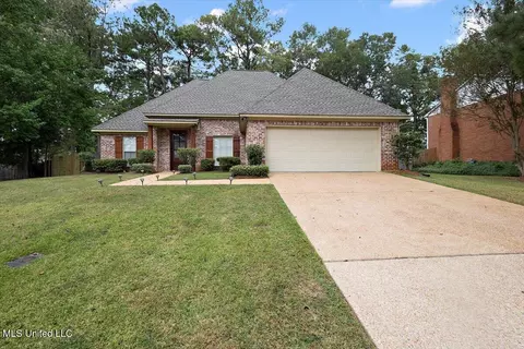 117 Twin Oaks Dr, Brandon, MS 39047