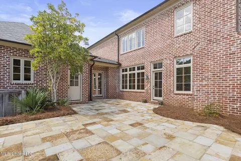 Exterior - 9 Cypress Ln, Jackson, MS 39211 photo 5 of 5