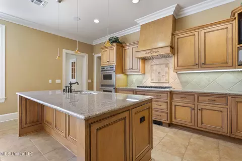 Kitchen - 9 Cypress Ln, Jackson, MS 39211 photo 8 of 8