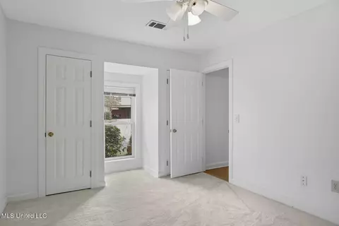 Bedroom - 214 River Pl, Jackson, MS 39211 photo 4 of 5