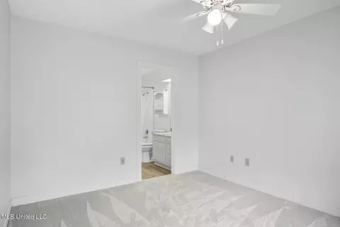 Bedroom - 214 River Pl, Jackson, MS 39211 photo 3 of 5
