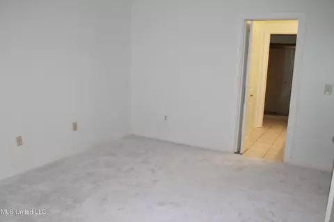 Bedroom - 214 River Pl, Jackson, MS 39211 photo 2 of 5