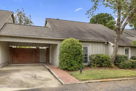 214 River Pl, Jackson, MS 39211