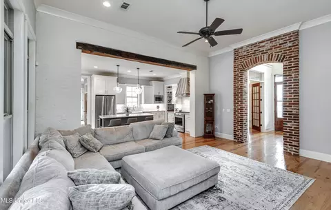 Living - 198 Crossview Pl, Brandon, MS 39047 photo 4 of 4