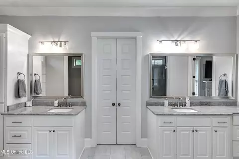 Bath - 198 Crossview Pl, Brandon, MS 39047 photo 8 of 9