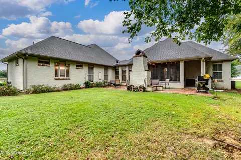 Exterior - 198 Crossview Pl, Brandon, MS 39047 photo 17 of 21