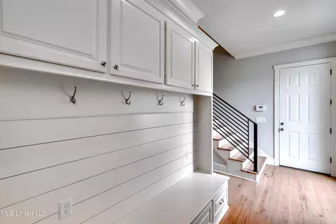 Entry Way - 198 Crossview Pl, Brandon, MS 39047 photo 2 of 3