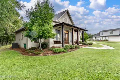 Exterior - 198 Crossview Pl, Brandon, MS 39047 photo 5 of 21