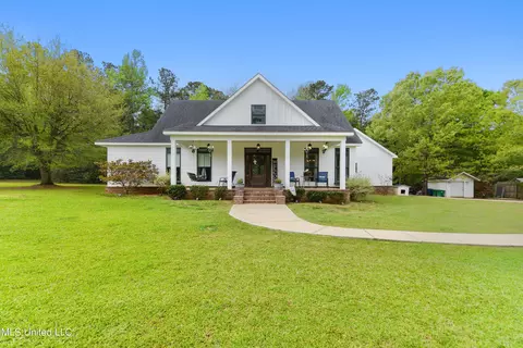 2306 Sampras Blvd, Vancleave, MS 39565