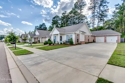 Exterior - 836 Long Leaf Cir, Brandon, MS 39042 photo 3 of 12