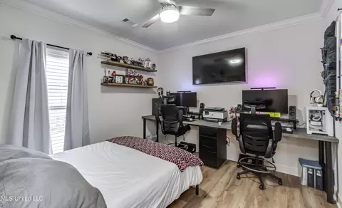 Bedroom - 836 Long Leaf Cir, Brandon, MS 39042 photo 4 of 8
