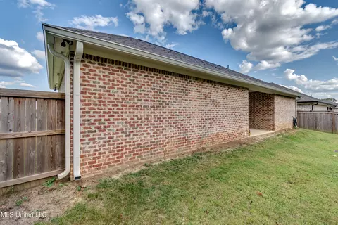 Exterior - 836 Long Leaf Cir, Brandon, MS 39042 photo 6 of 12