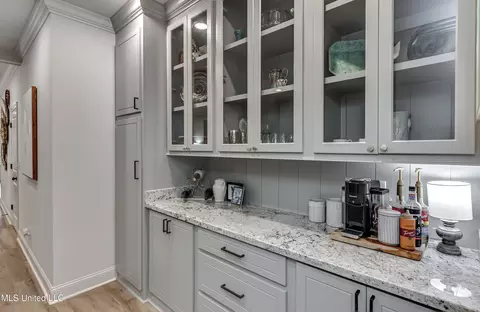 Entry Way - 836 Long Leaf Cir, Brandon, MS 39042 photo 2 of 7