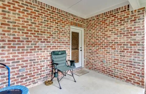 Exterior - 836 Long Leaf Cir, Brandon, MS 39042 photo 9 of 12