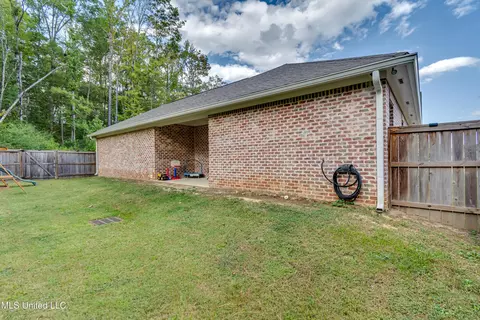 Exterior - 836 Long Leaf Cir, Brandon, MS 39042 photo 12 of 12